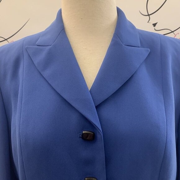 Le Suit Jacket Size 8P. Lined. Long Sleeve. Button Front. Faux Pockets. WTC - Picture 2 of 7